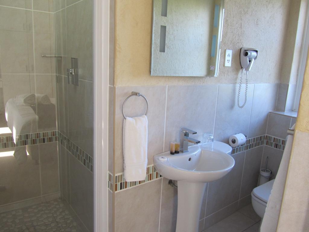 A Villa De Mer Guesthouse Port Alfred Room photo